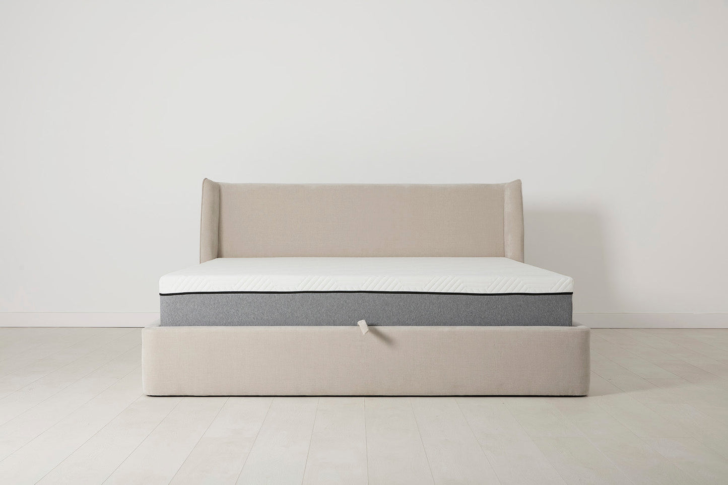 Bett 03