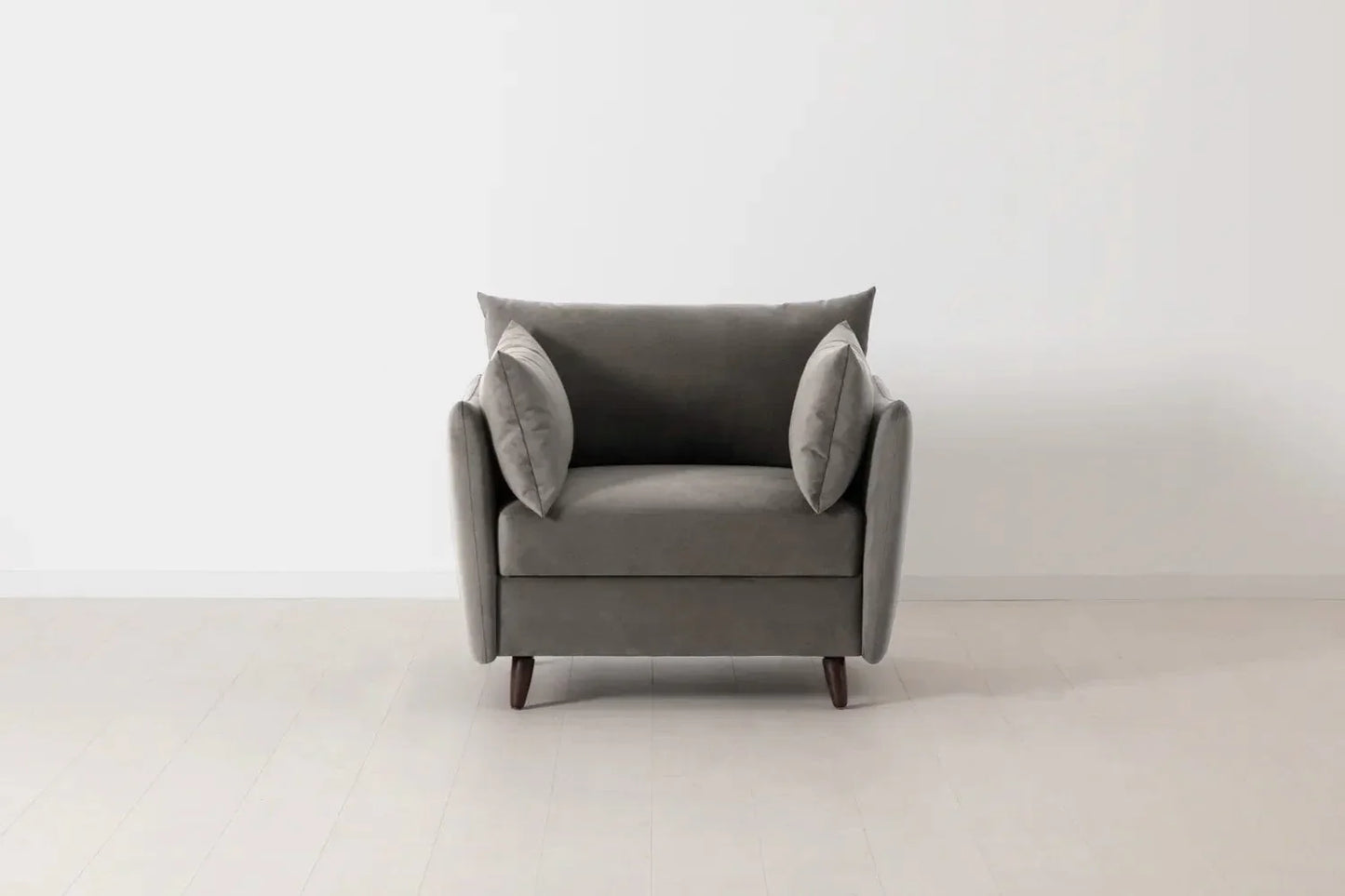 Model 08 armchair in Elephant-image 01.webp