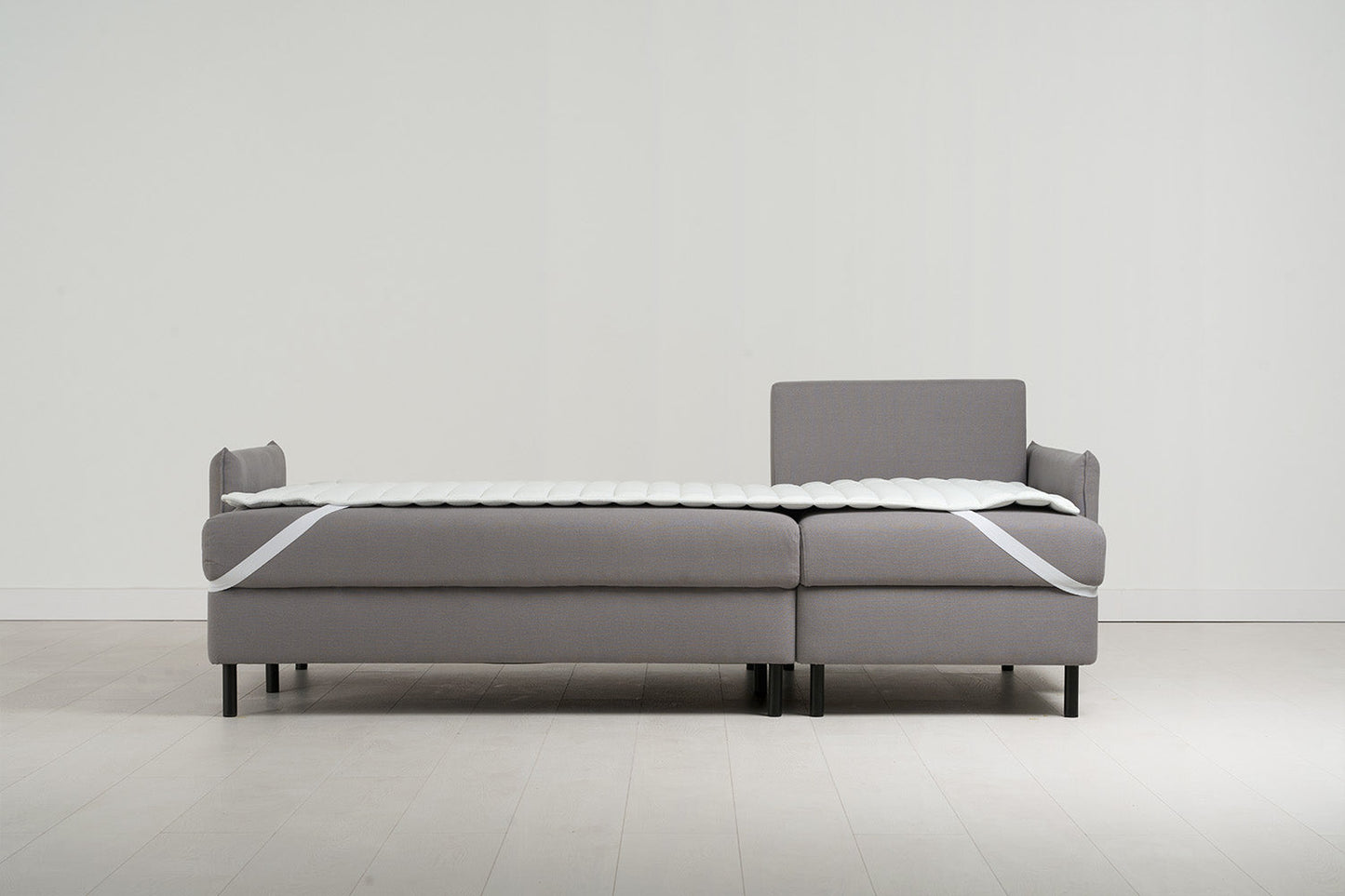 Dreisitzer-Schlafsofa Model 12 mit Chaiselongue rechts