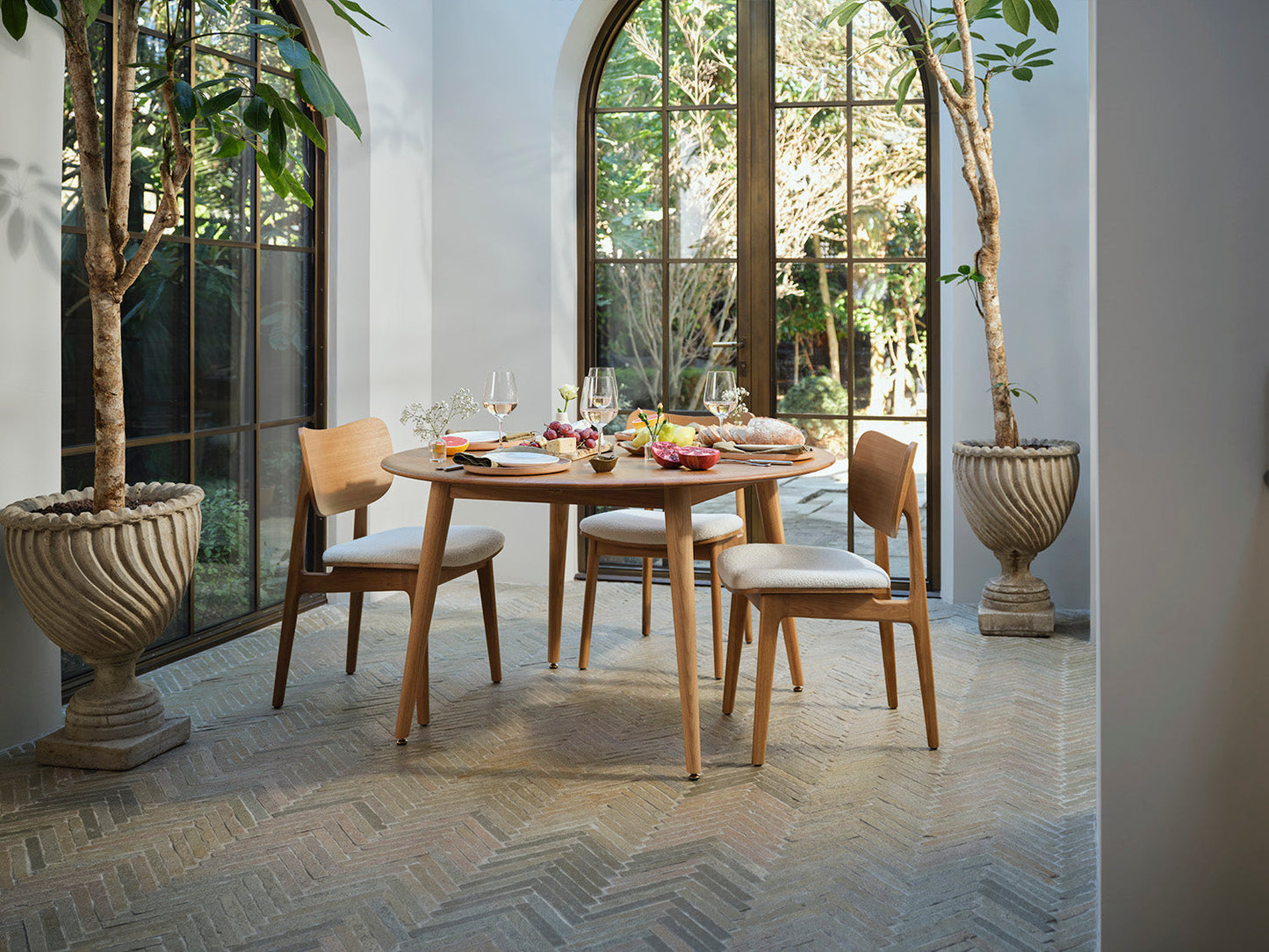 Dining Table 02 Round Dining Table