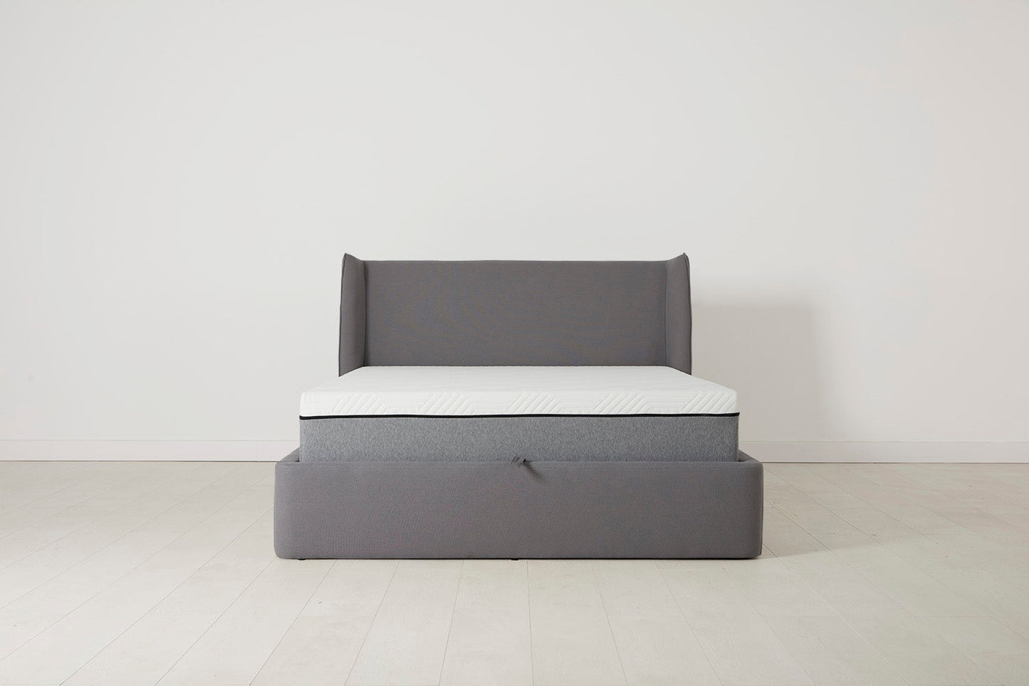 Bett 03 140cm x 200cm, Risso