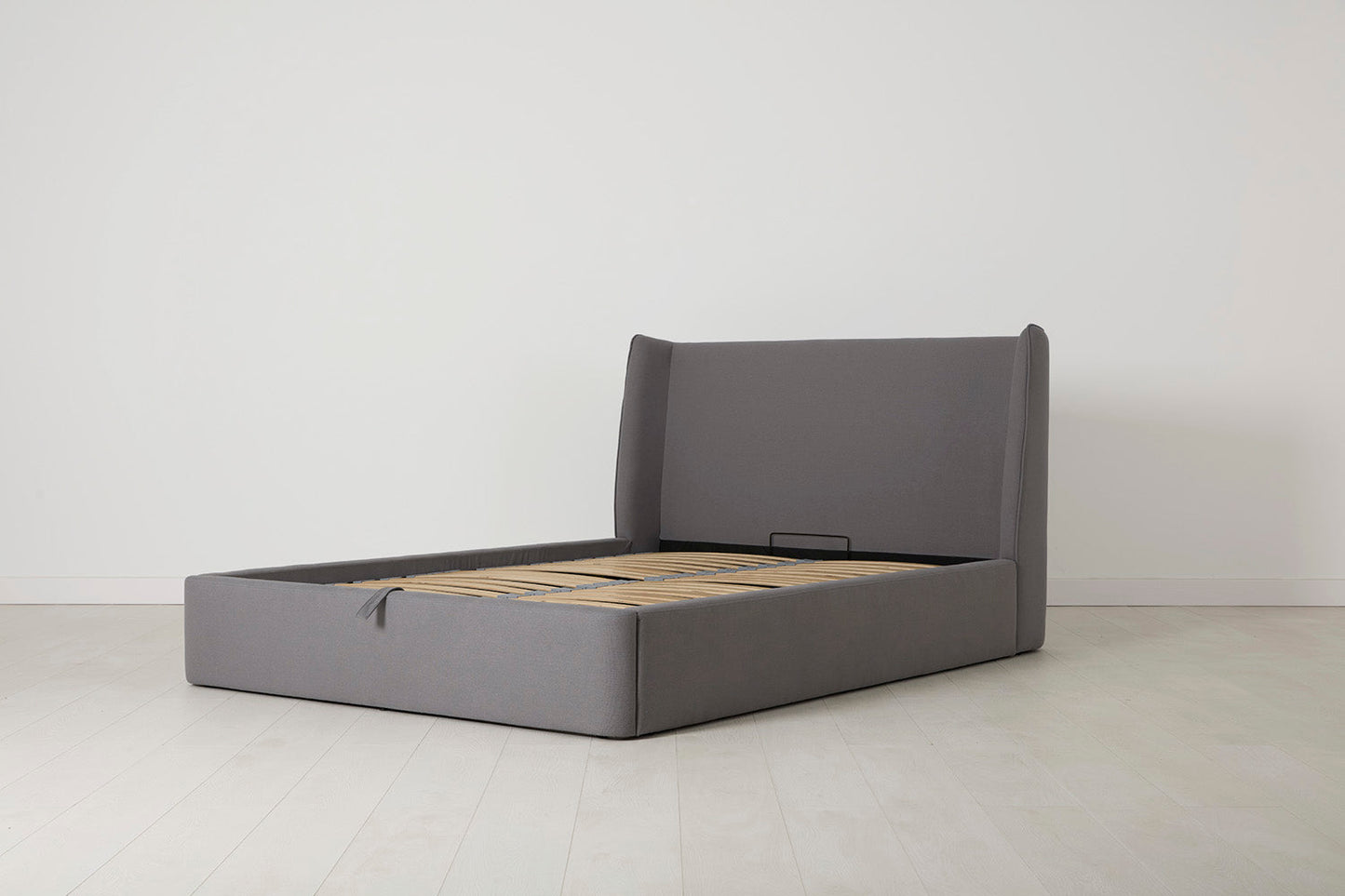 Bett 03 160cm x 200cm, Risso