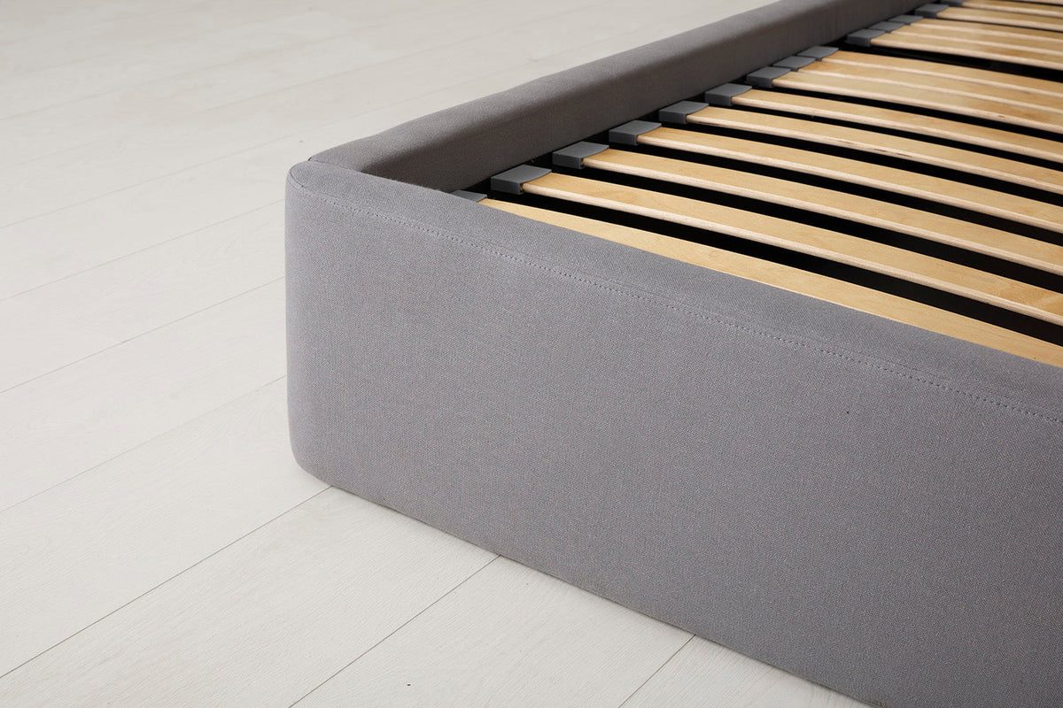 Bett 03 180cm x 200cm, Risso