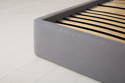 Bett 03 160cm x 200cm, Risso