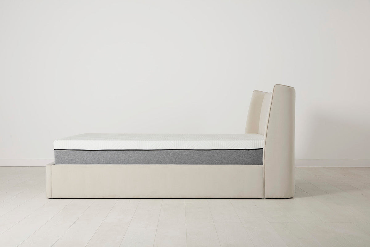 Bett 03