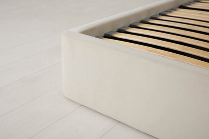 Bed 03 180cm x 200cm, Bone