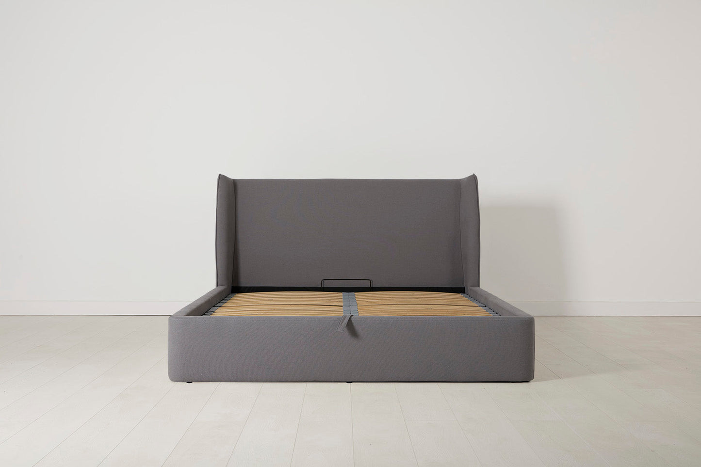 Bett 03 160cm x 200cm, Risso