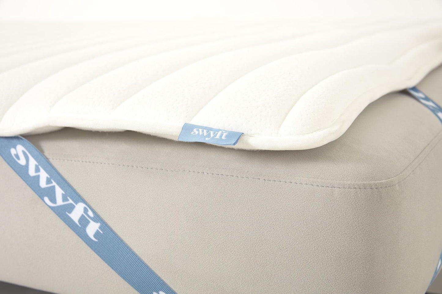 Model 04 Dreisitzer-Schlafsofa