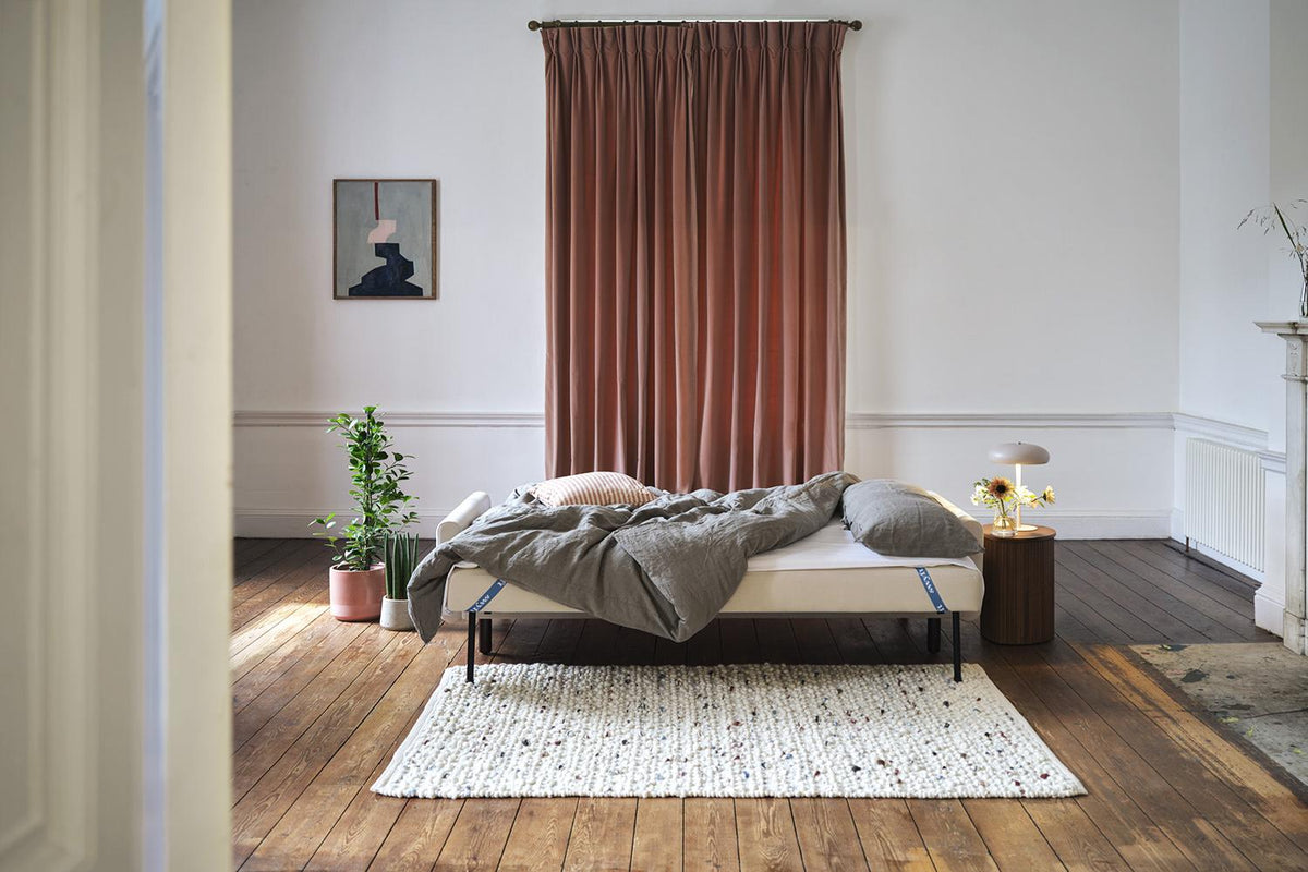 Model 04 Dreisitzer-Schlafsofa