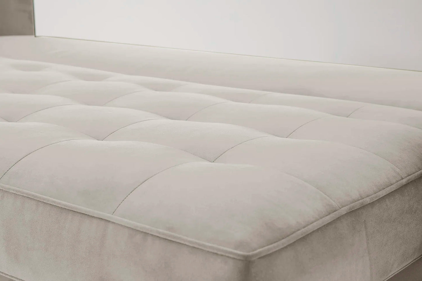 Dreisitzer-Schlafsofa Model 02