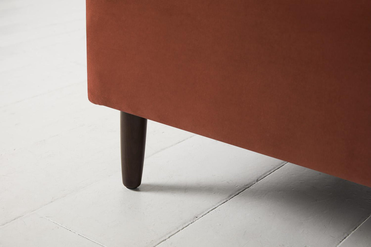 Model 05 Chaise Longue, Brick