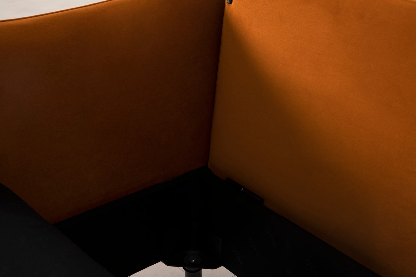 2,5-Sitzer-Schlafsofa Model 08, Bronze