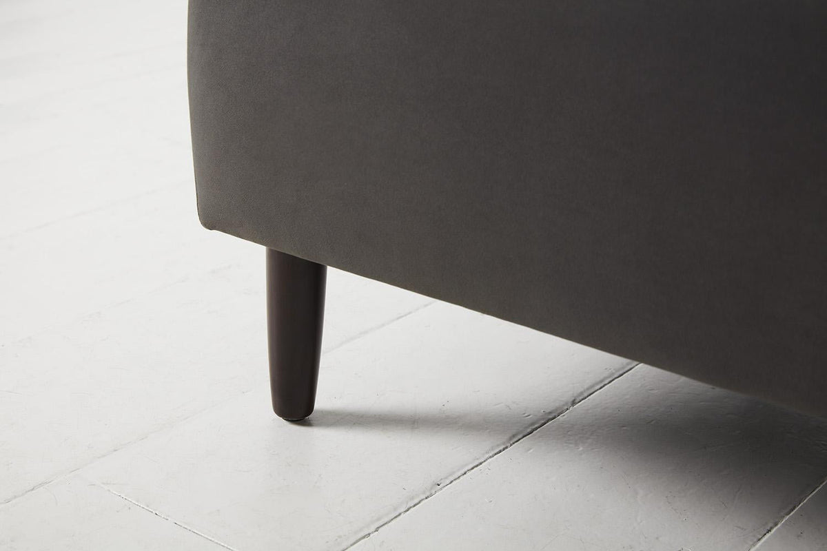 Dreisitzer-Sofa Model 05, Dunkelgrau