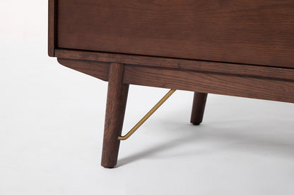 Kommode 01, Nussbaum