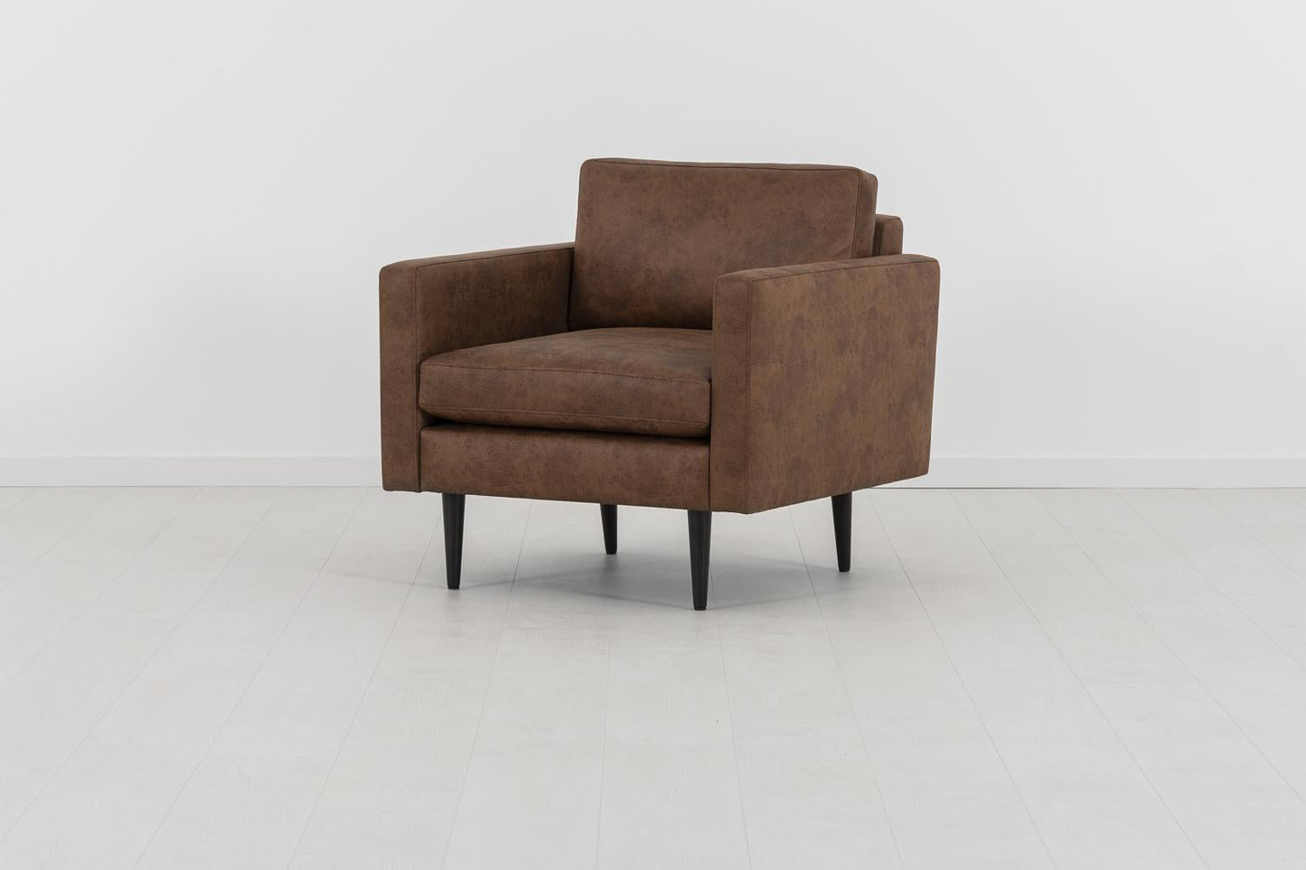Sessel Model 01, Kastanienbraun