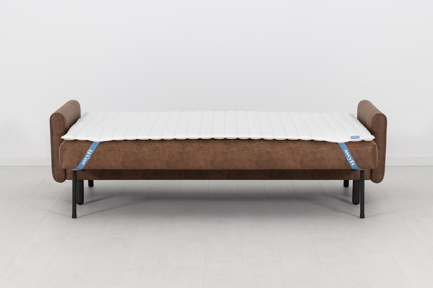 Model 04 Dreisitzer-Schlafsofa, Kastanienbraun