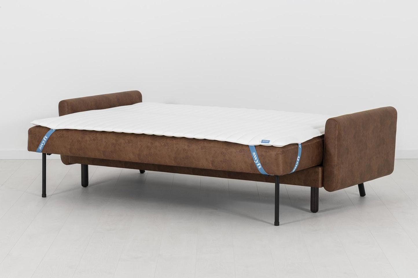 Model 04 Dreisitzer-Schlafsofa, Kastanienbraun