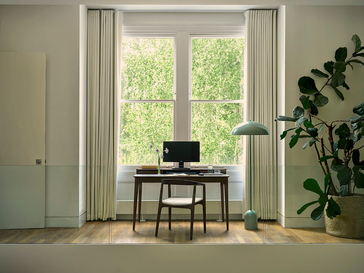 Desk 01