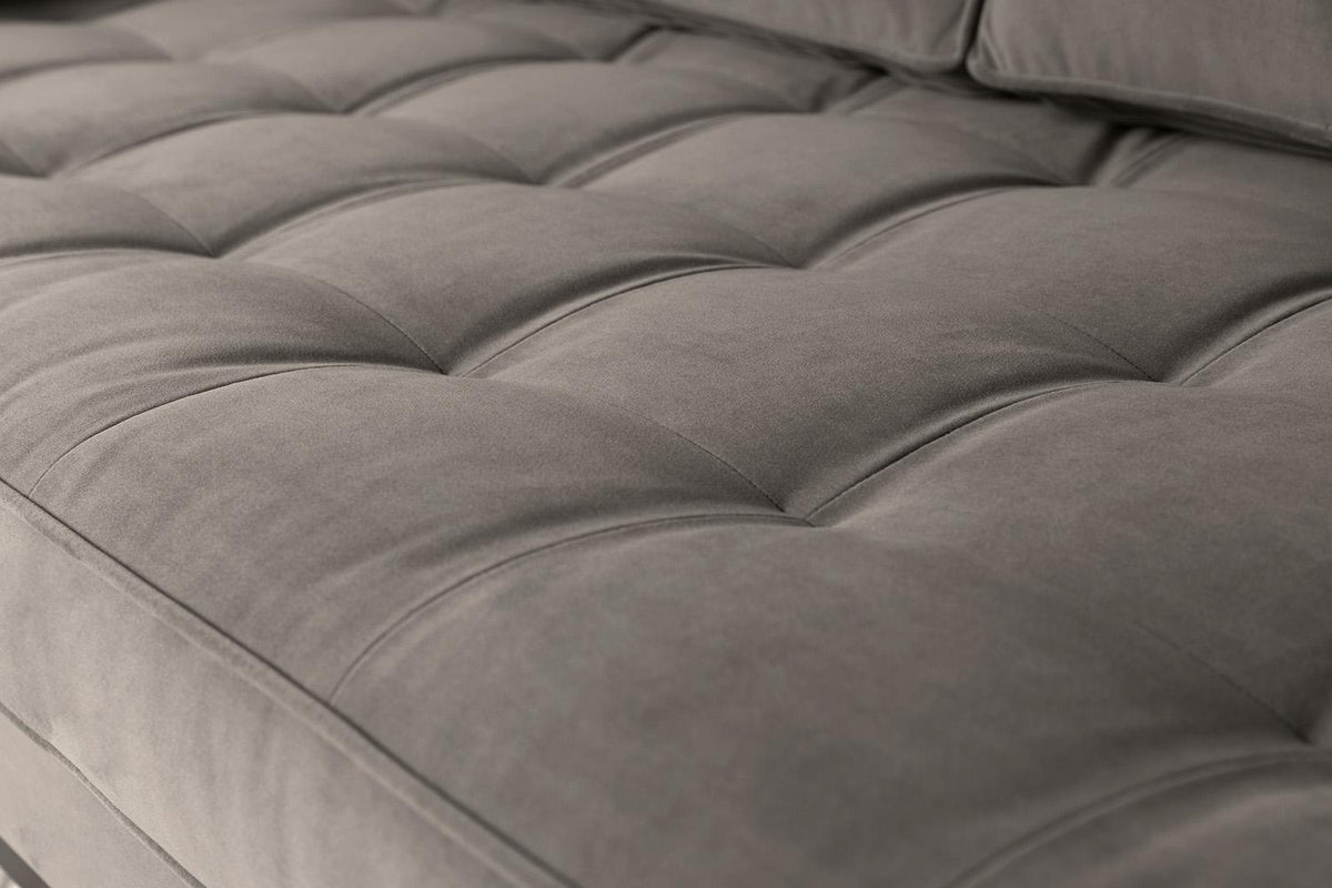 Model 02 Dreisizter Sofa mit Hocker, Elefantengrau