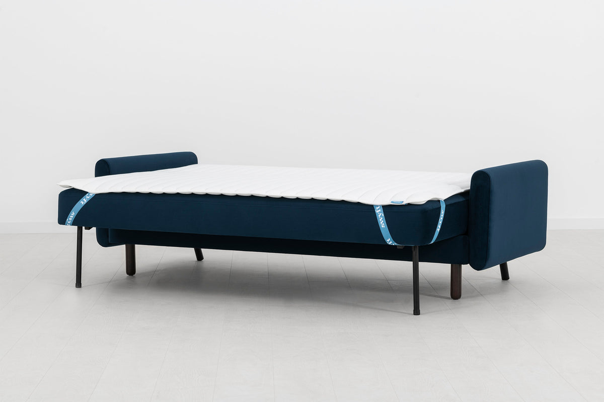 Model 04 Dreisitzer-Schlafsofa, Indigoblau