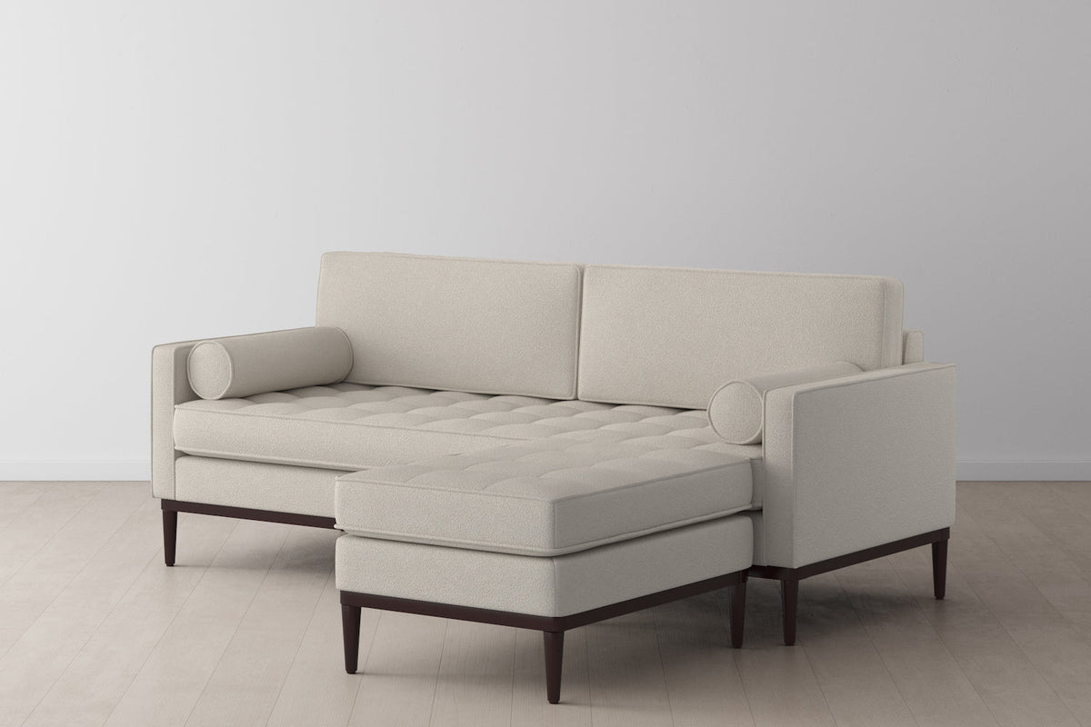 Model 02 Dreisizter Sofa mit Hocker, Elfenbeinfarbe