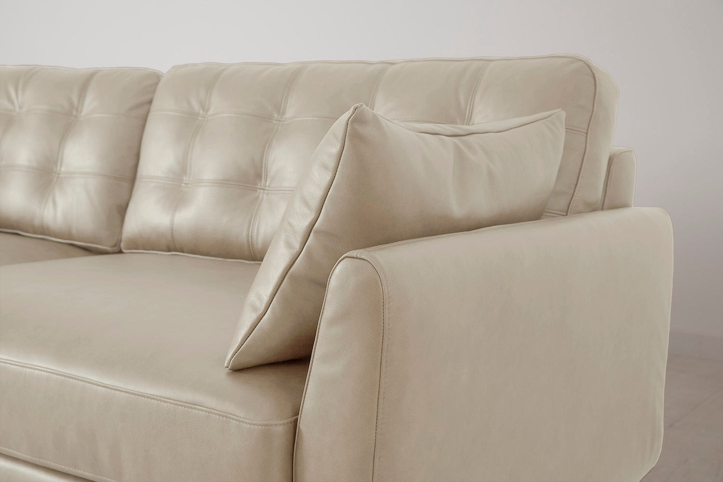 Dreisitzer-Sofa Model 10, Oyster