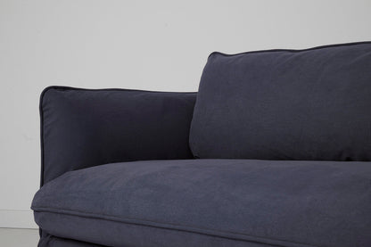 Model 18 Zweisitzer-Sofa mit Polsterhocker, Mitternachtsblau