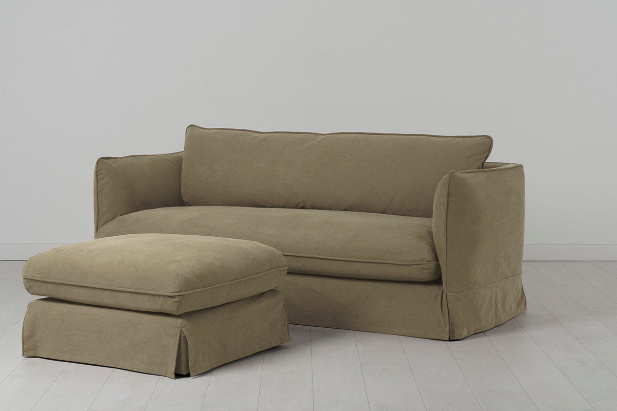 Model 18 Dreisitzer-Sofa mit Polsterhocker, Wiesengrün
