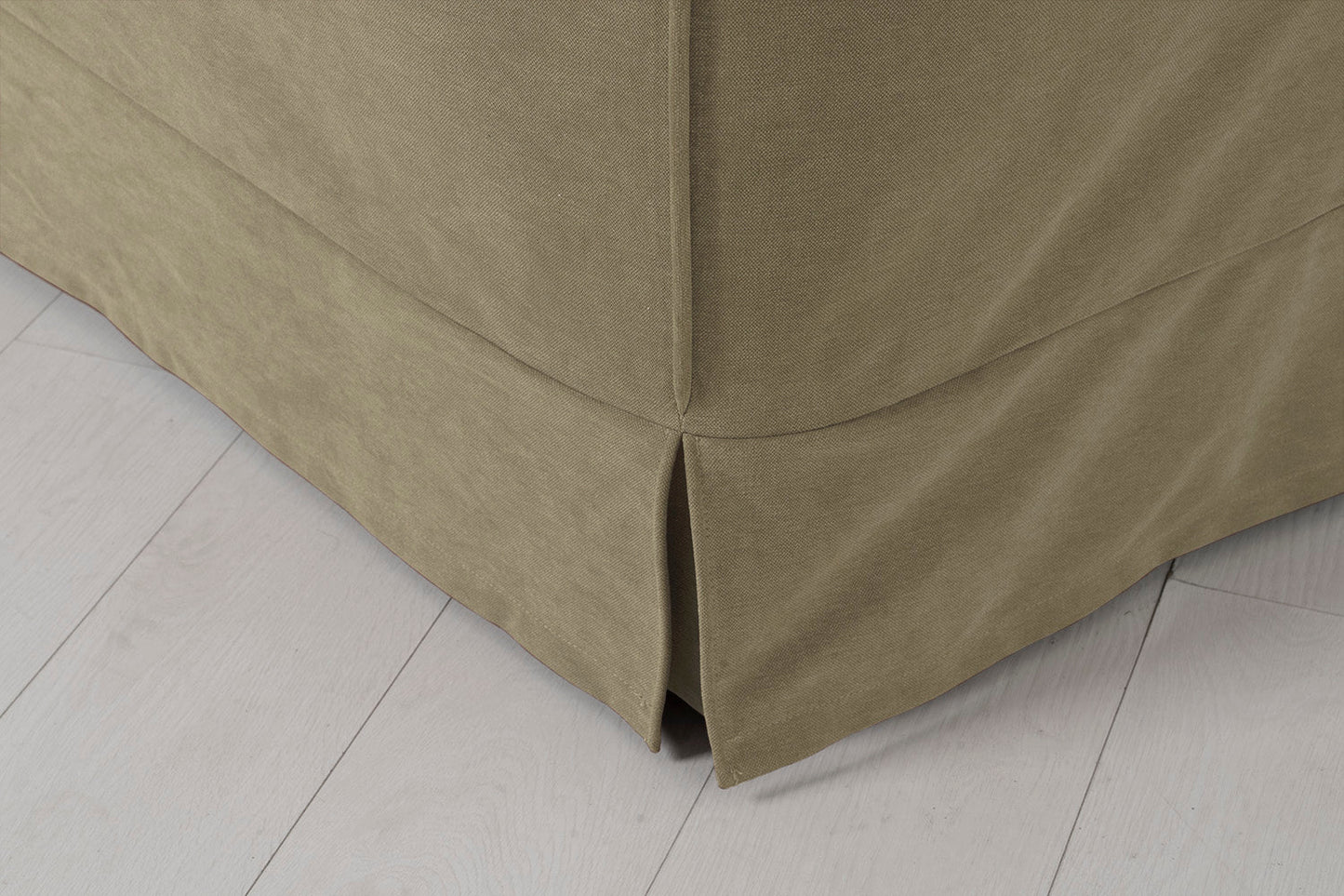Model 18 Dreisitzer-Sofa