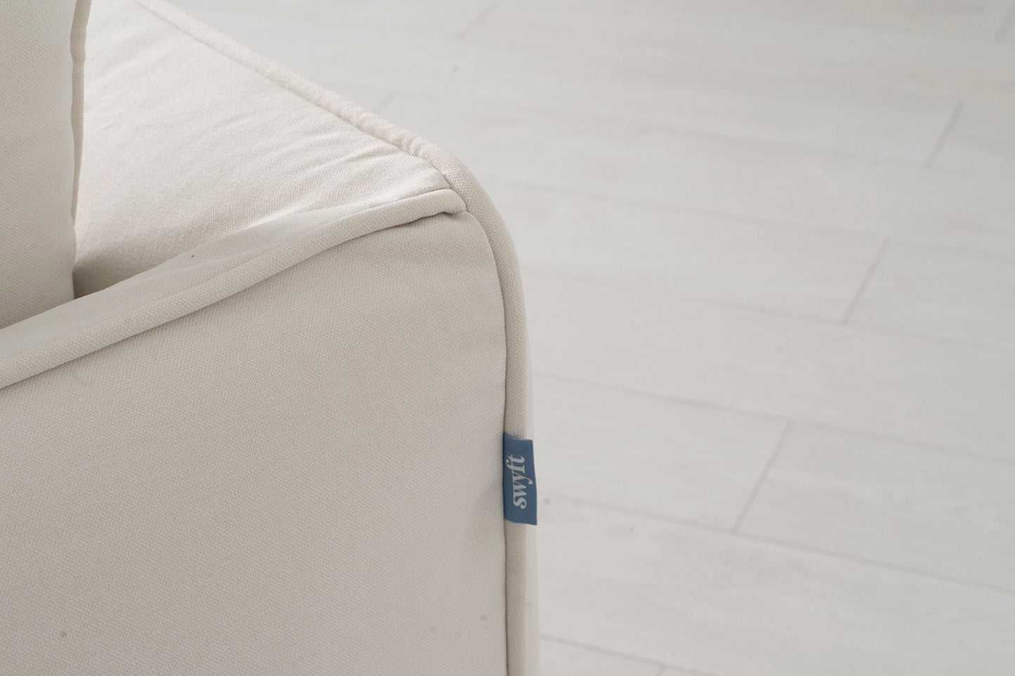 Model 18 Dreisitzer-Sofa