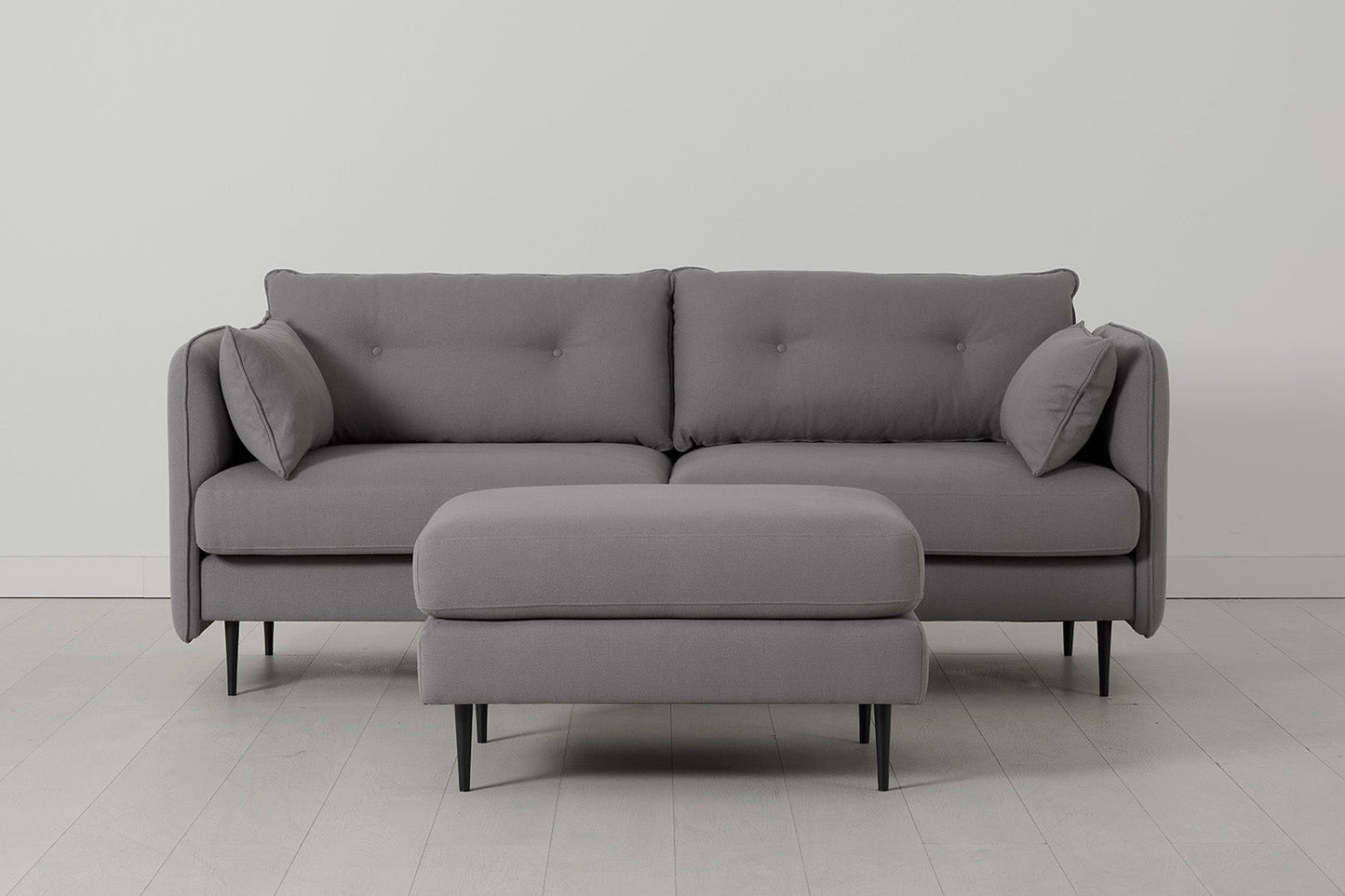 Model 19 Dreisitzer-Sofa mit Polsterhocker, Risso