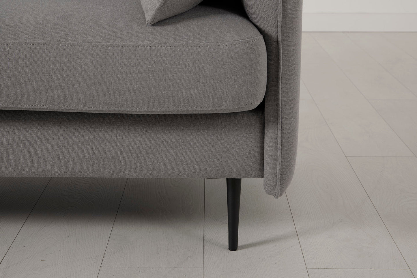 Model 19 Dreisitzer-Sofa mit Polsterhocker, Risso