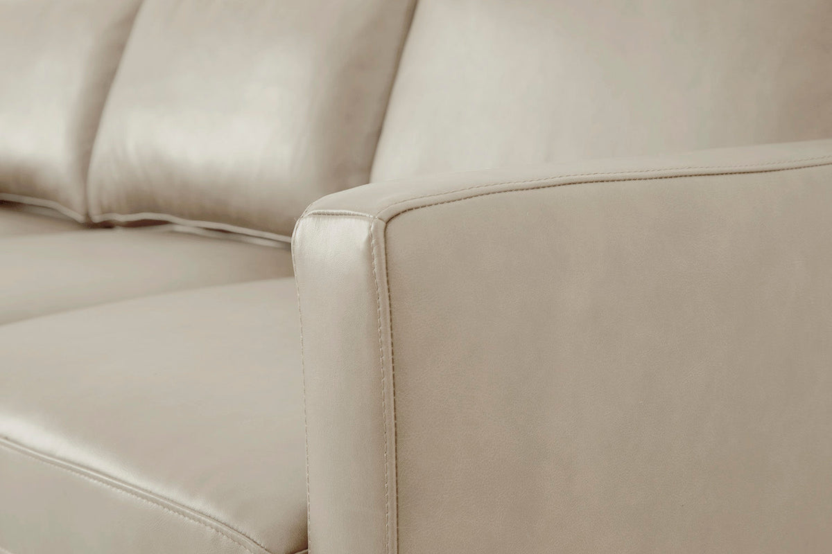 Model 01 Dreisizter Sofa mit Hocker, Oyster