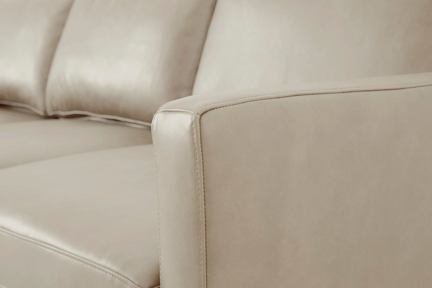 Model 01 Dreisizter Sofa mit Hocker, Oyster