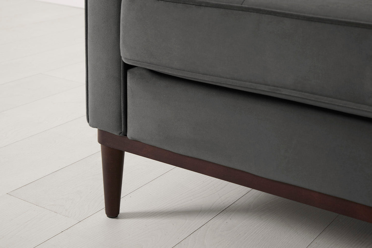 Model 02 Loveseat, Dunkelgrau