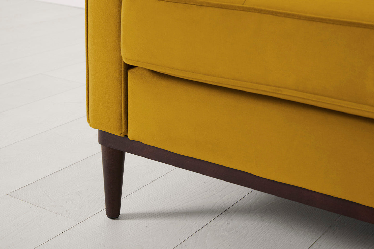 Model 02 Loveseat, Senfgelb