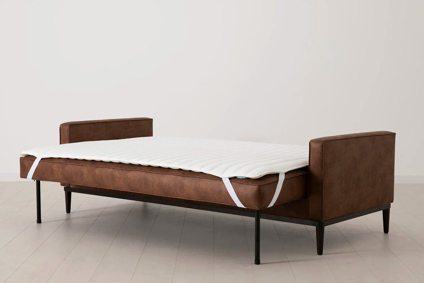 Model 02 Dreisitzer-Schlafsofa , Kastanienbraun