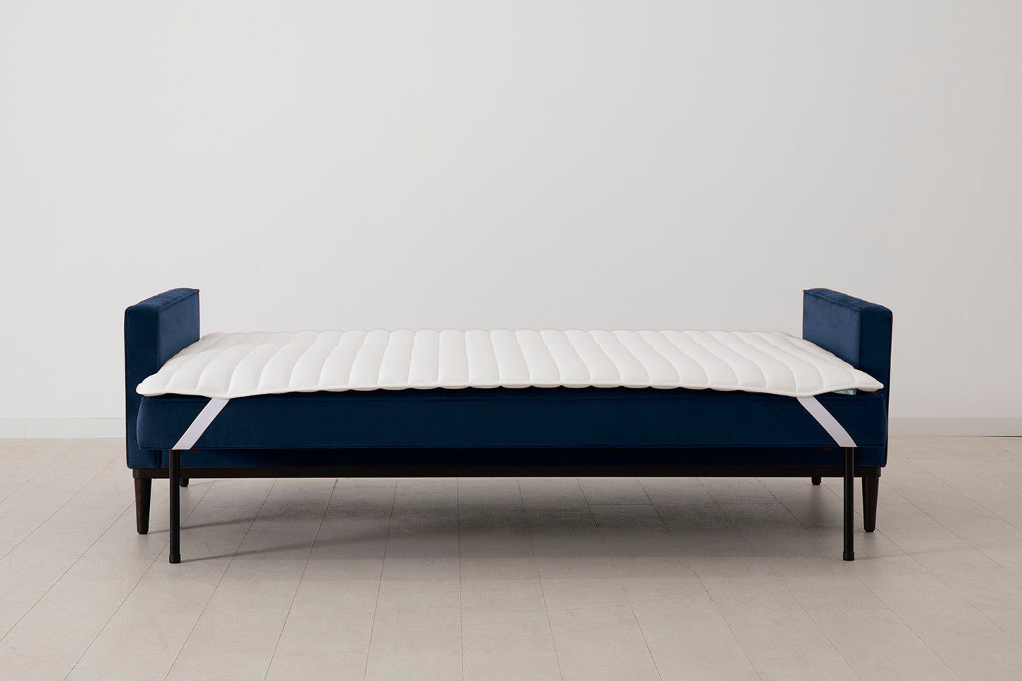 Model 02 Dreisitzer-Schlafsofa , Indigoblau
