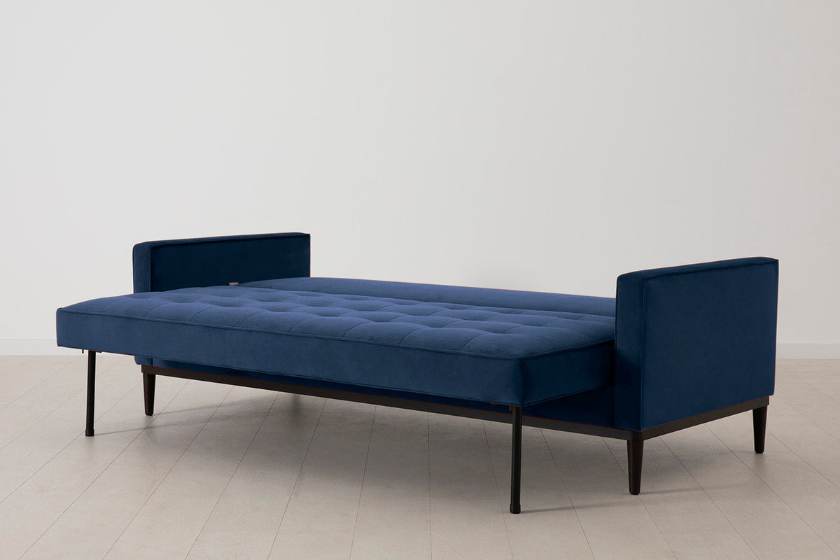 Model 02 Dreisitzer-Schlafsofa , Indigoblau