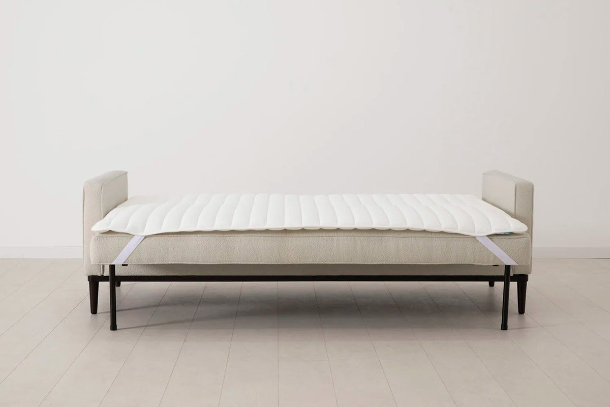 Model 02 Dreisitzer-Schlafsofa , Elfenbeinfarbe