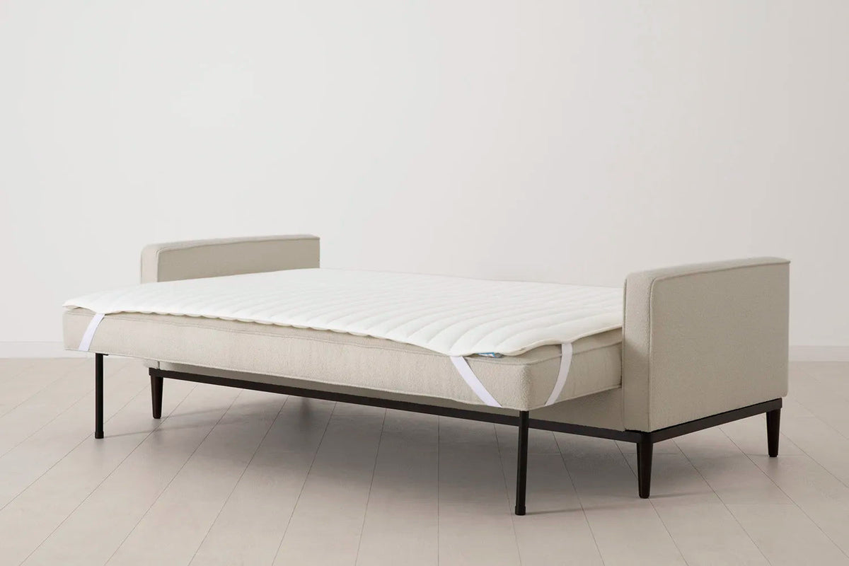Model 02 Dreisitzer-Schlafsofa , Elfenbeinfarbe