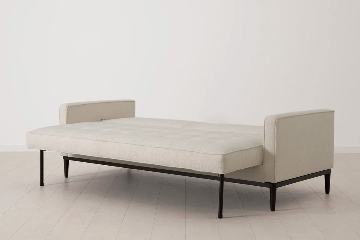 Model 02 Dreisitzer-Schlafsofa , Elfenbeinfarbe