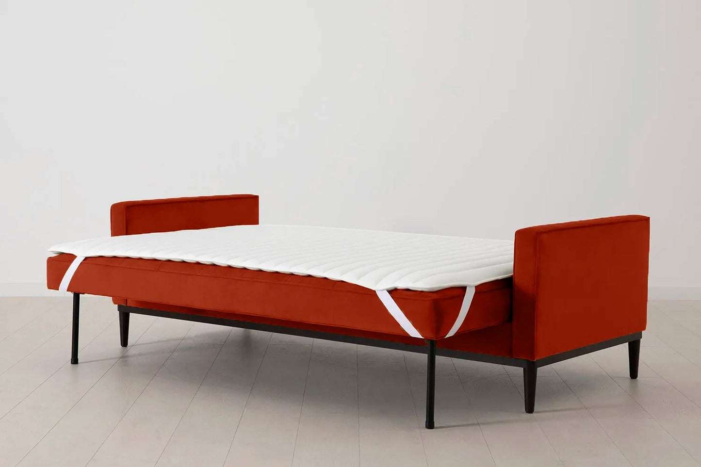 Model 02 Dreisitzer-Schlafsofa , Paprikarot