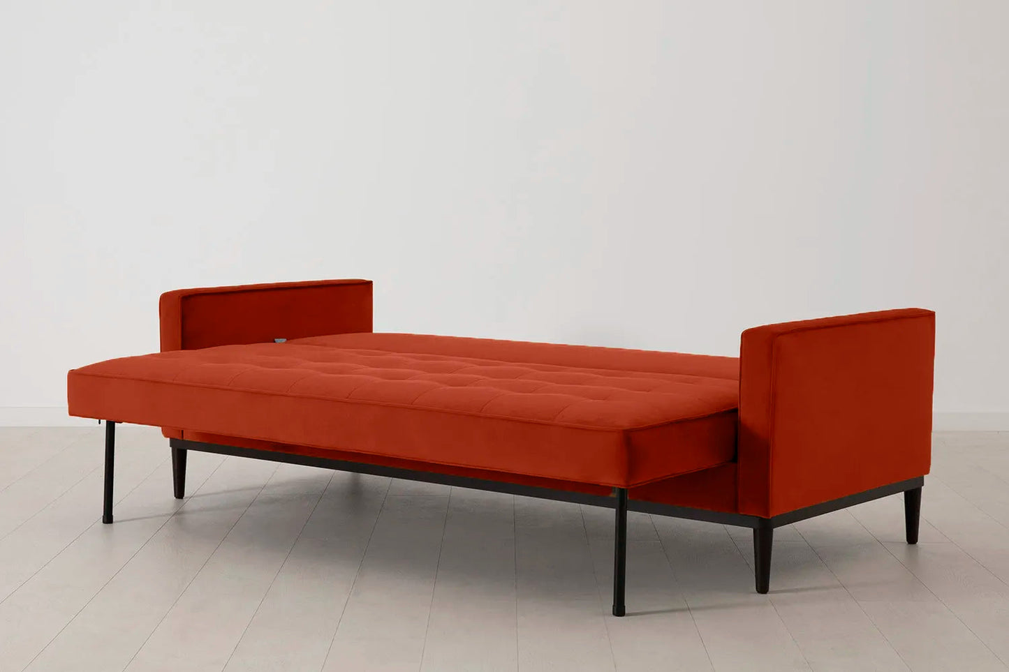 Model 02 Dreisitzer-Schlafsofa , Paprikarot