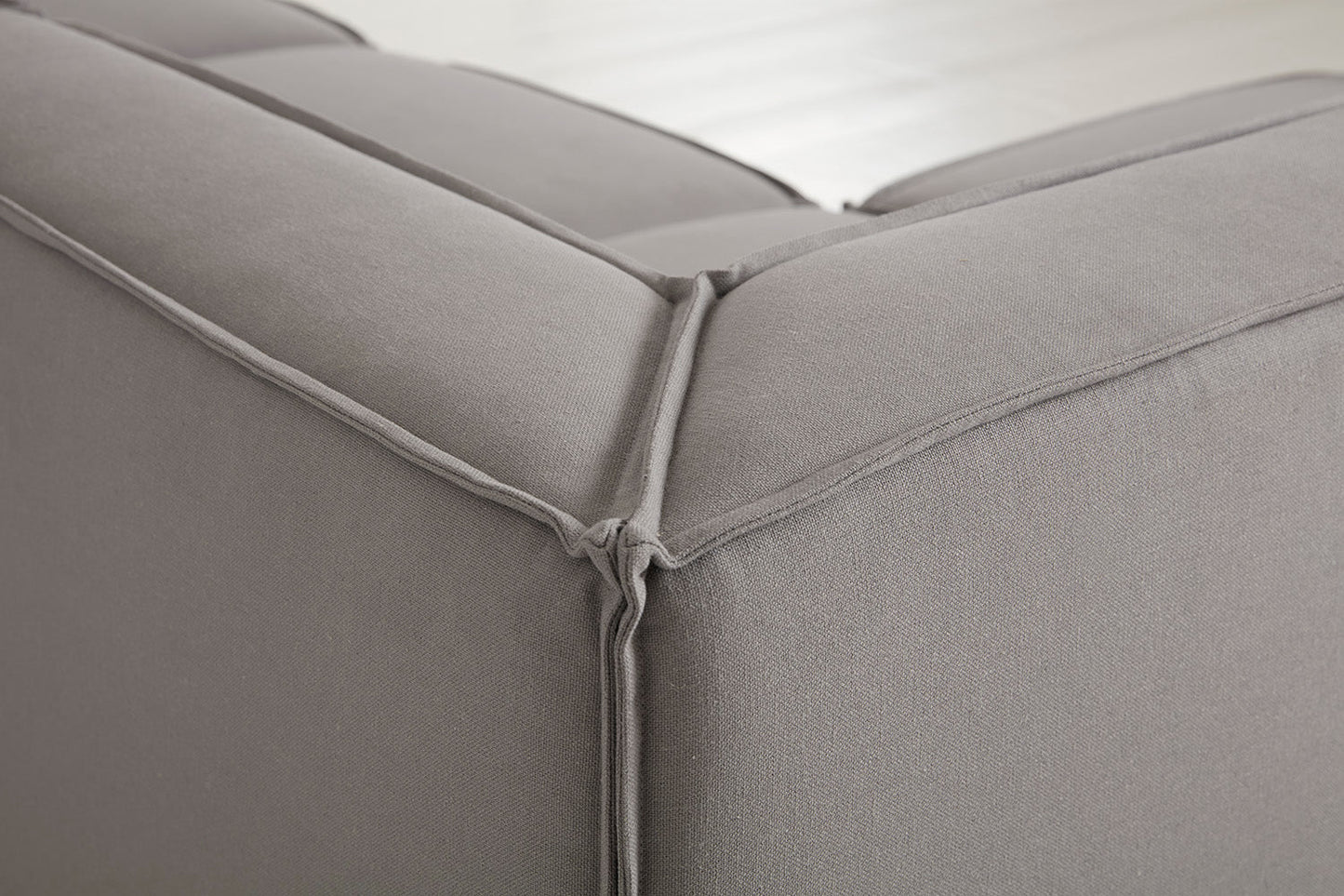 Ecksofa Model 03 mit Polsterhocker, Risso