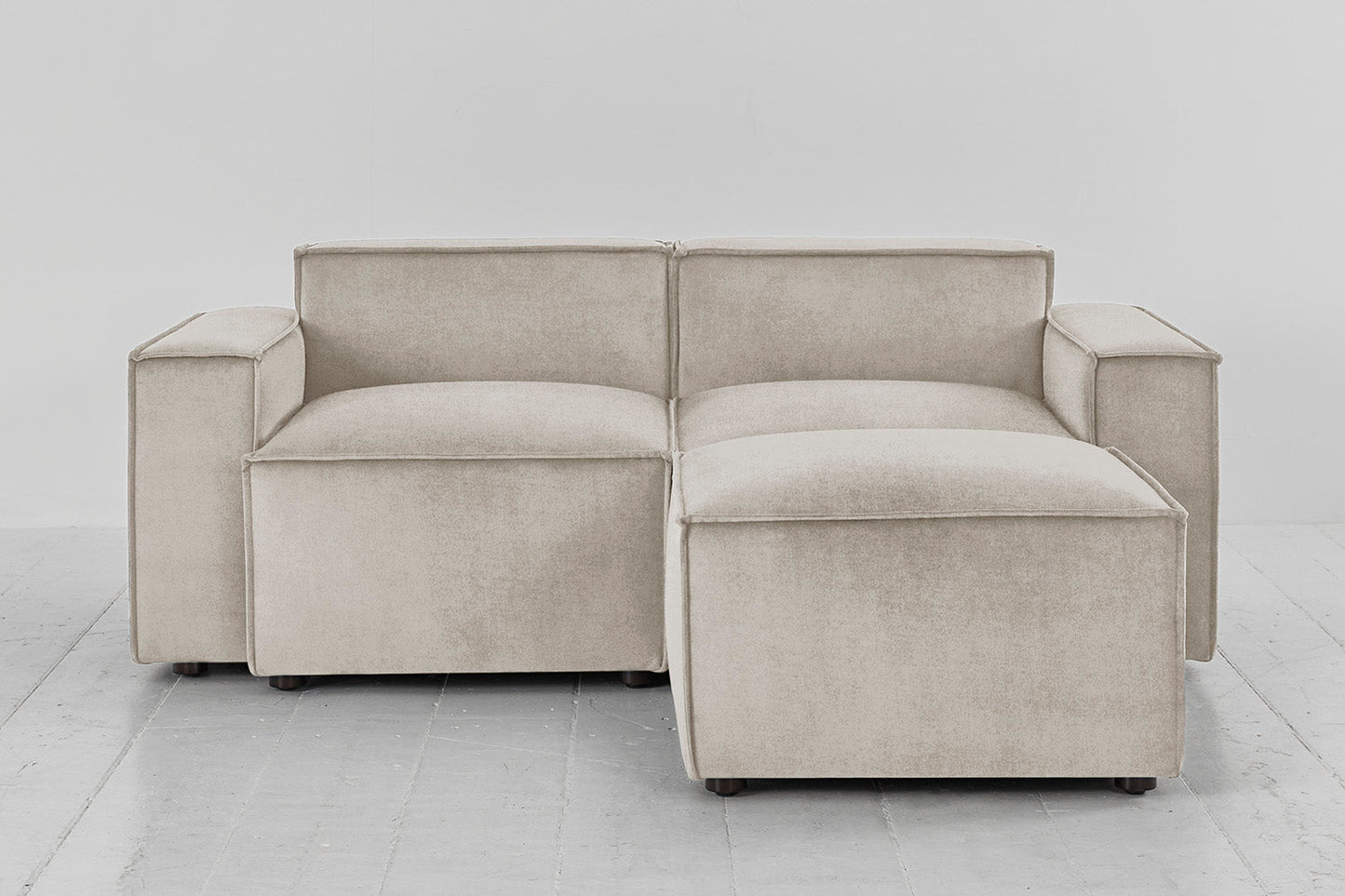 Zweisitzer-Sofa Model 03 mit Chaiselongue rechts, Kreideweiß