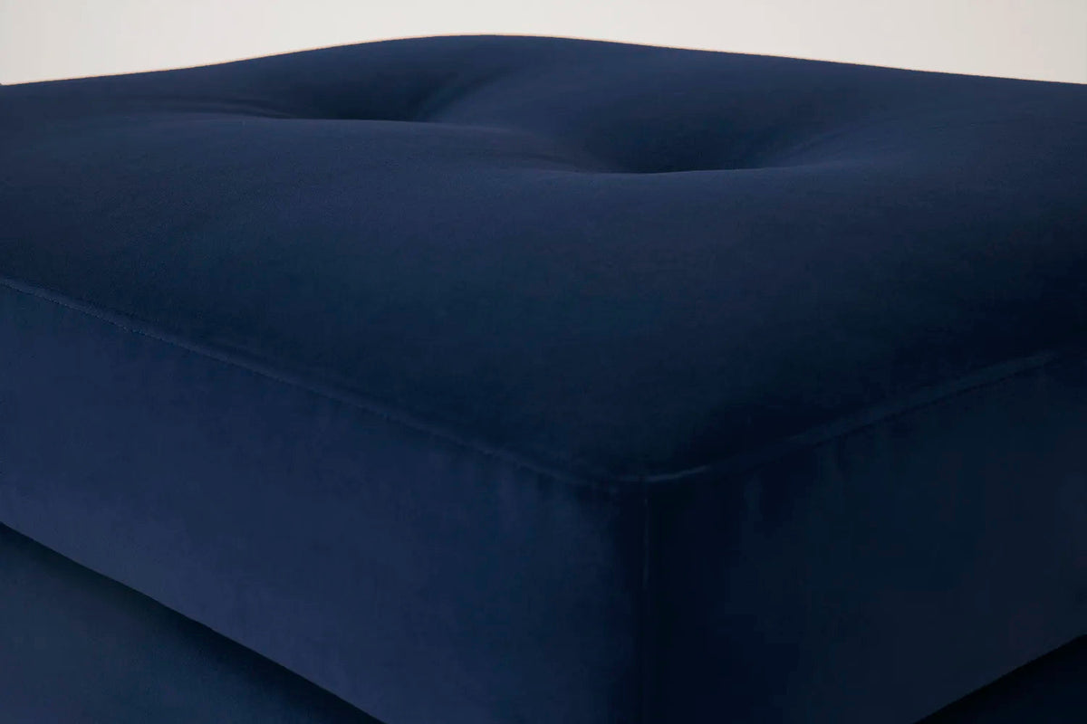 Polsterhocker Model 04, Indigoblau
