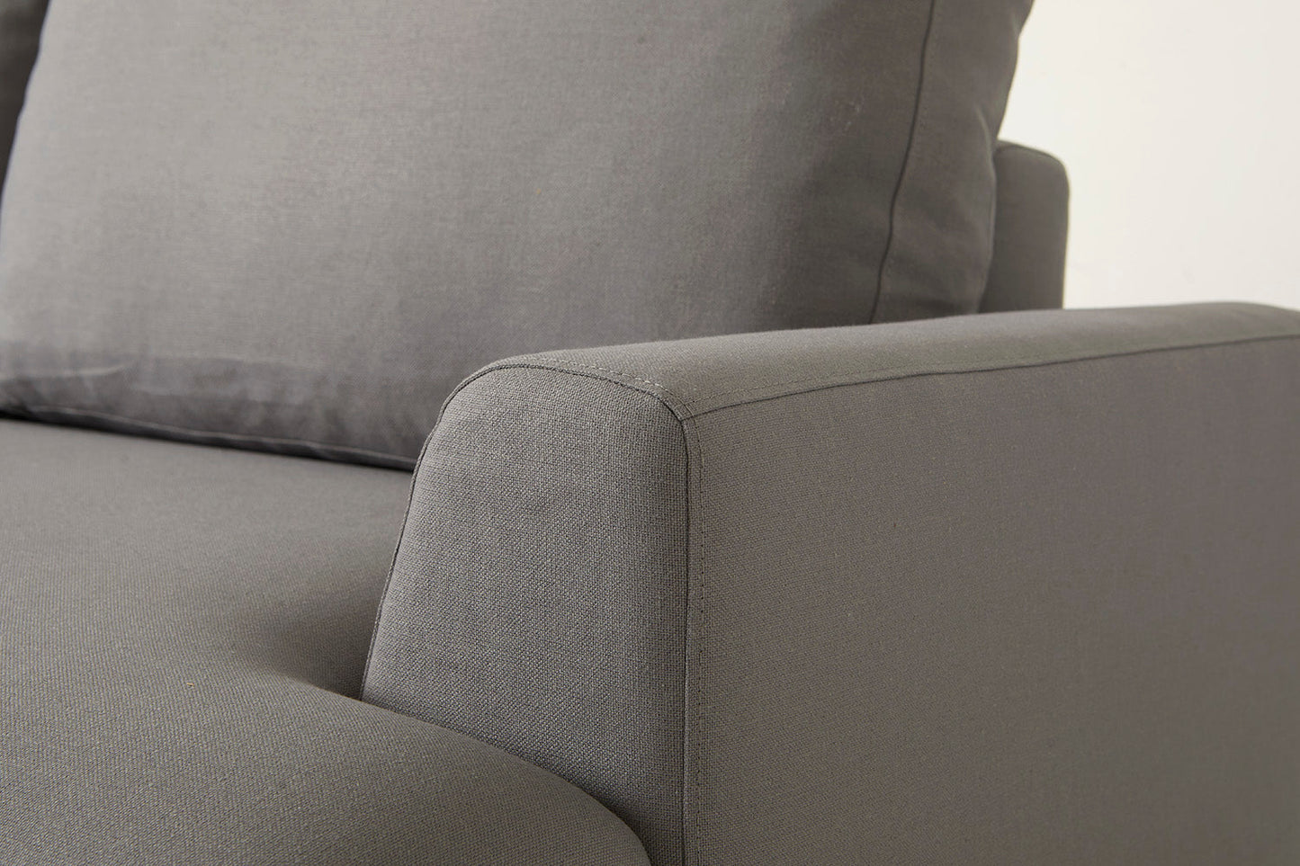 Model 05 Loveseat, Risso