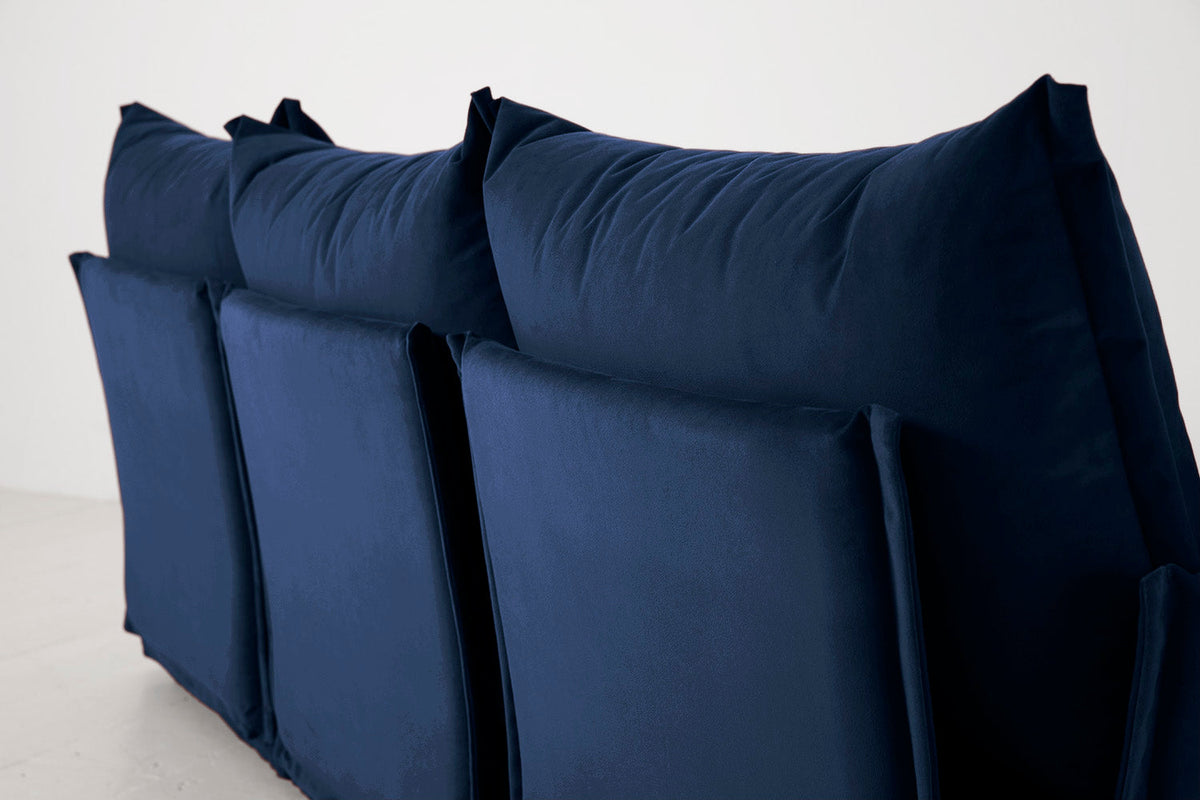 Dreisitzer-Sofa Model 06 mit Ecke links, Indigoblau