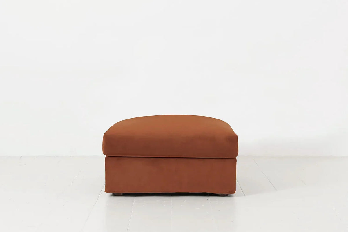 Model 06 Ottoman Umber image 01.webp